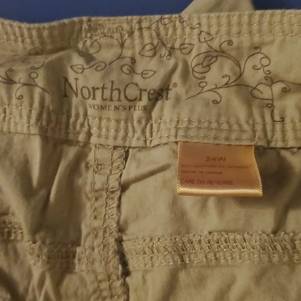 Tan capris - Picture 9 of 9